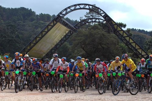 Largada do MTB Trip Trail 2005 (foto: Divulgação)