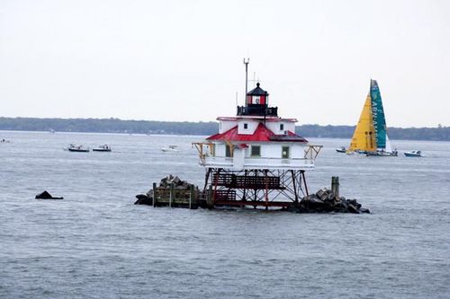 ABN Amro 1 cruza em primeiro a linha de chegada em Baltimore (foto: Divulgação/ VOR)