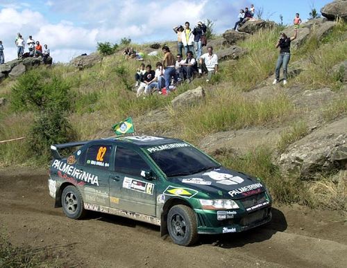 Lancer Evolution da dupla foi espancado (foto: Raul Bellido/ Divulgação)