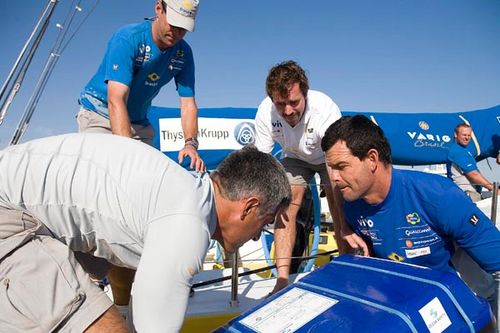 Equipe colocou todos os mantimentos a bordo para as próximas duas pernas (foto: Divulgação/ ZDL)