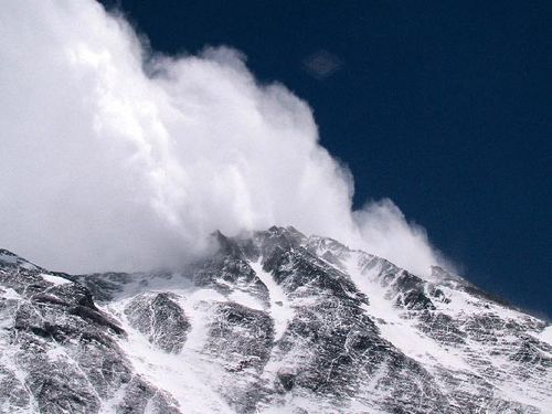 Vento no topo do Everest (foto: Andrew Brash/ Everestnews.com)