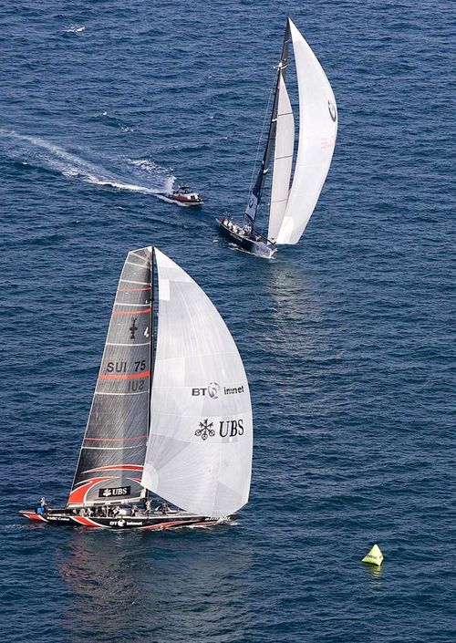 Match race entre o Alinghi (4° colocado) e o BMW Oracle (campeão do ato) (foto: Divulgação/ Alinghi)