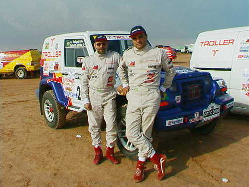 Fadigatti (esq.) e Varela no Rally da Tunísia  3ª etapa  da qual foram vencedores; dupla segue para Marrocos. (foto: Divulgação)