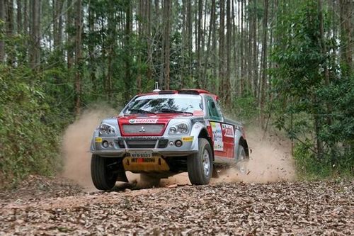 Equipe Mitsubishi na terceira etapa do Paulista de Cross-country (foto: André Chaco/ www.webventure.com.br)