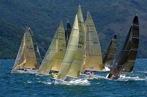 Flotilha brasileira de HPE25 completa dois anos na Semana de Vela (foto: Divulgação)