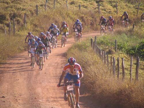 Segunda etapa reuniu mais de 400 atletas na região serrana de MG (foto: Divulgação/ Amigos da Bike)