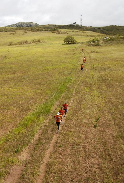 Atletas cumprem trekking (foto: Divulgação/ Adventure Meeting RN)