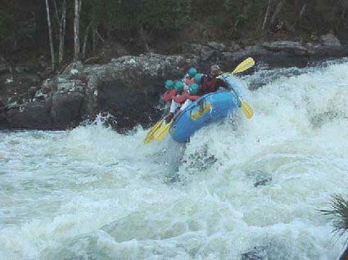 Rafting no Alto Juquiá  em Juquitiba (foto: Arquivo Canoar)