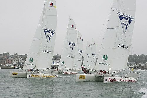 A flotilha reunida para a largada (foto: Jean-Marie Liot/ Sailing One)