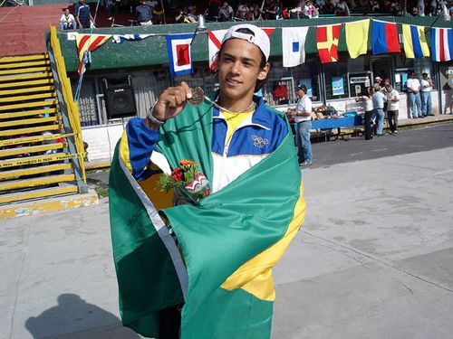 Gilvan Ribeiro é a promessa da seleção de canoagem (foto: Arquivo pessoal/ Sebástian Cuattrin)