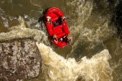 Rafting terá corredeiras de nível III (foto: Divulgação/ Theo Ribeiro)