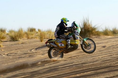 Jean Azevedo se preparou para o Dakar 2007 nas areias de Dubai (foto: Divulgação/ Charles Maindru)