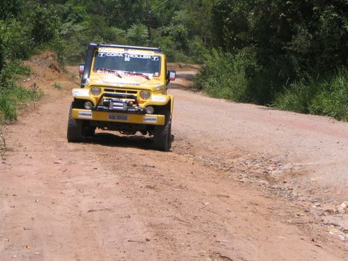 A parte final da prova foi em uma estrada de terra larga (foto: Alexandre Koda/ www.webventure.com.br)