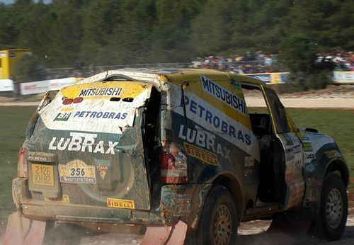 Klever capotou a Pajero hoje (foto: Lino Bocchini/ Equipe Petrobras)