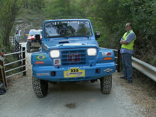 Troller de Varela/Fadigatti na largada do Master Rallye (foto: Divulgação)