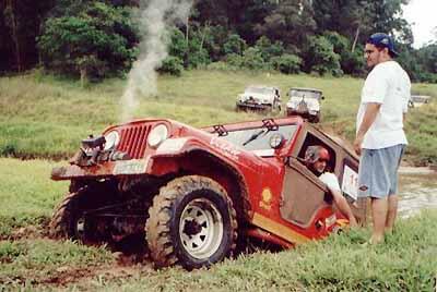 Jipeiro enfrenta desafios na temporada passada; calendário de 2001 tem seis etapas. (foto: Jeep Clube de Taubaté)