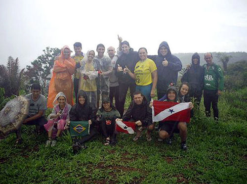 Equipe comemora sucesso da expedição (foto: Arquivo pessoal)