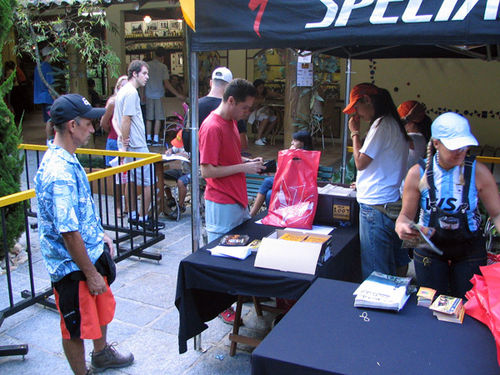 A tarde foi para distribuição dos kits para os atletas (foto: Thiago Padovanni/ www.webventure.com.br)