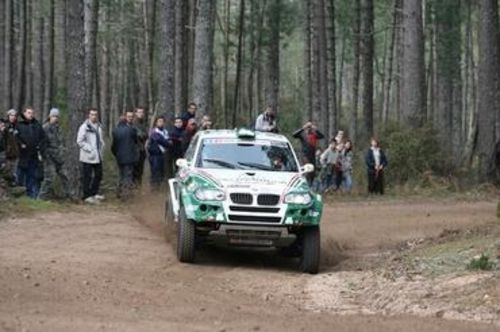 Palmeirinha faz bonito com sua BMW X3. (foto: Thierry Honnorat/NPO)