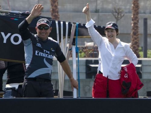 Helen Clark  Primeira-Ministra da Nova Zelândia  com Grant Dalton  a bordo do Emirates Team New Zealand (foto: ACM 2007/ CarloBorlenghi)