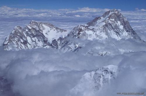 Makalu e seus 8.463 metros de altura. (foto: Waldemar Niclevicz/Divulgação)