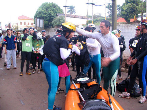 Equipe Bozo D´Água durante transição (foto: Roberta Spiandorim/ www.webventure.com.br)