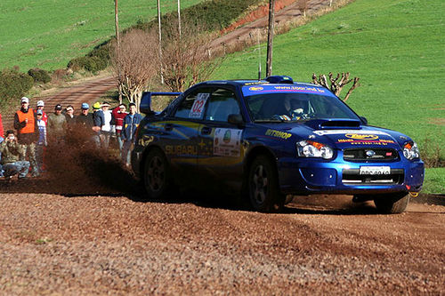 Irmão Sartori ficaram em quinto com o Subaru (foto: Divulgação)