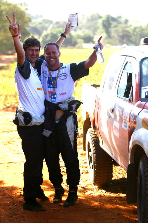 Schultz e Bampi comemoram a vitória (foto: Divulgação/ Carsten Horst)