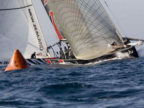 Alinghi vence a faz 3 a 2 (foto: ACM 2007/ Vicent Bosch )