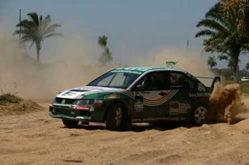 Carro do piloto quebrou na penúltima especial. (foto: Divulgação)