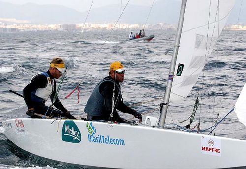 Scheidt e Prada são os melhores brasileiros no Mundial (foto: Rúben Ballester/ Divulgação)