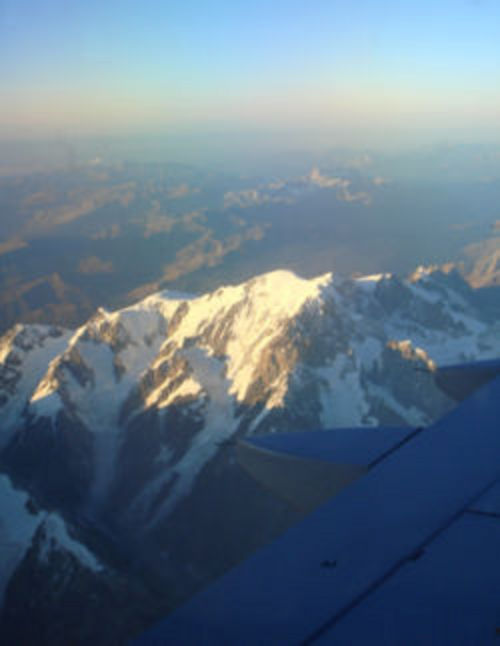 Mont Blanc tem 4.810 metros  e fica na fronteira da Itália com a França. (foto: Divulgação)