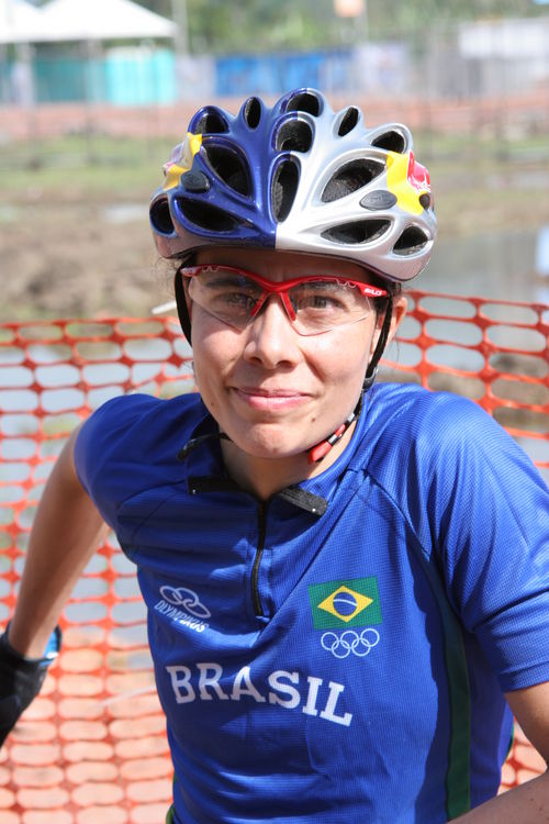 Jaqueline aguarda paciente o início do treino (foto: Thiago Padovanni/ www.webventure.com.br)