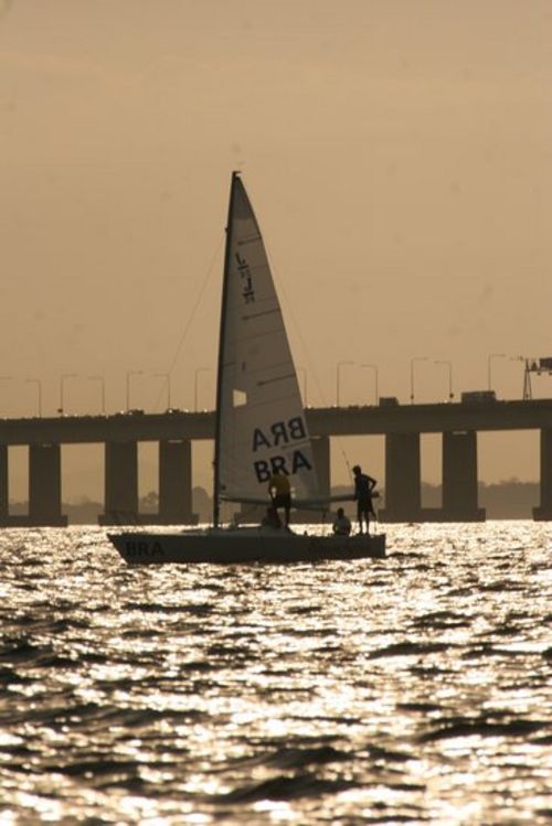 Raia da ponte Rio-Niterói não teve vento nesta quarta-feira (foto: Thiago Padovanni/ www.webventure.com.br)