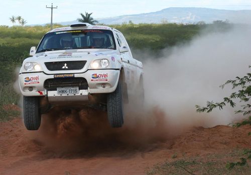 Sávio prepara o carro para chegar bem ao fim. (foto: Freire Neto/Divulgação)