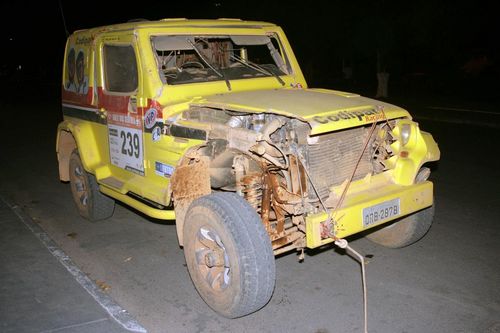 Carro da dupla ficou destruído (foto: Donizetti Castilho/ www.webventure.com.br)