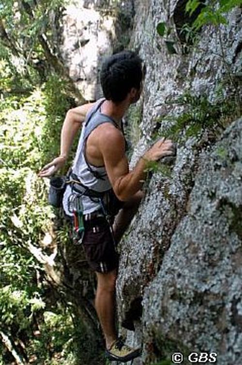 Prova ocorrerá no Centro de Escalada Leões da Montanha. (foto: Divulgação)