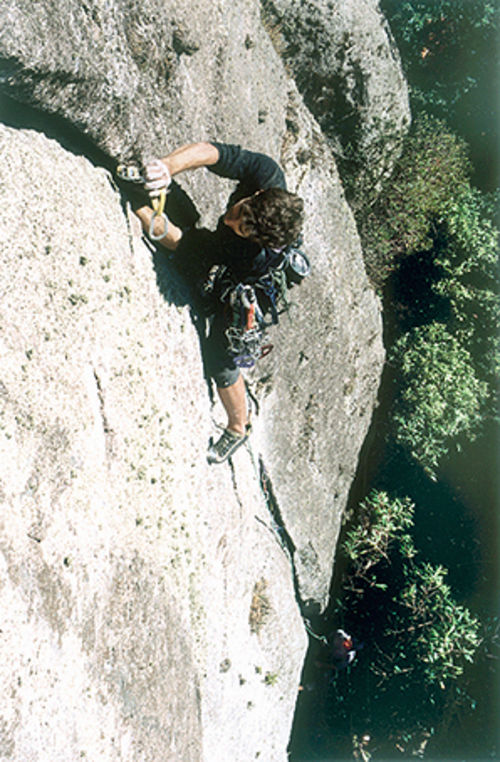 São Francisco do Sul tem um guia de escalada (foto: Filippo Rajada)