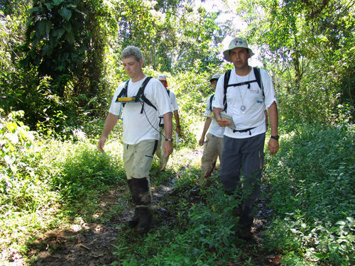 Garanta sua vaga pelo <b><i>Webventure</b></i> (foto: Elias Luiz)” /><br />
Garanta sua vaga pelo <b><i>Webventure</b></i> (foto: Elias Luiz)</div>
<p>No dia 20 de janeiro acontecerá a primeira etapa do Circuito PaulisTrekking 2008, em Morungaba (SP). A prova de dificuldade três, em uma escala de zero a cinco, terá um percurso de 12 quilômetros, nos quais será exigida muita atenção e precisão na navegação. São os últimos dias de inscrição pelo <b><i>Webventure</b></i>.</p>
<p>As equipes estarão divididas nas categorias Graduados A, Graduados B e Trekkers, de acordo com a experiência de seus componentes no esporte. A última categoria será destinada às equipes iniciantes. O primeiro grupo largará às 9h.</p>
<p>Garanta sua vaga, <a href=