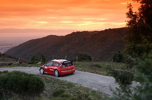 Loeb pelas ruas de Monte Carlo. (foto: Divulgação)