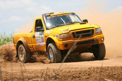 Pilotos e navegadores percorrerão 310 quilômetros de prova (foto: Donizetti Castilho)