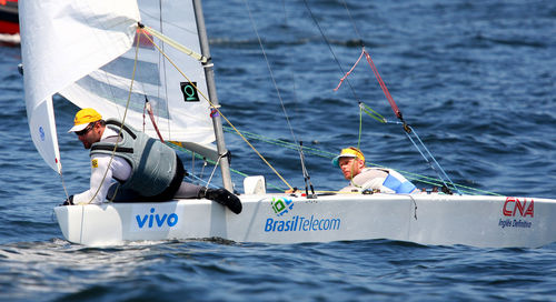 Dupla foi desclassificada da última regata da competição (foto: Divulgação/ ZDL)