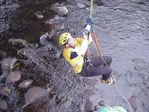 Paul  da Epinephrine   equipe campeã da EMA 2000  em ascenção com jumar. (foto: André Chaco / Arquivo Webventure)