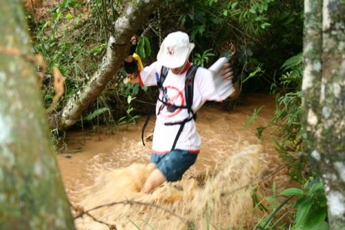 Água e lama foram companheiros da disputa (foto: Divulgação)