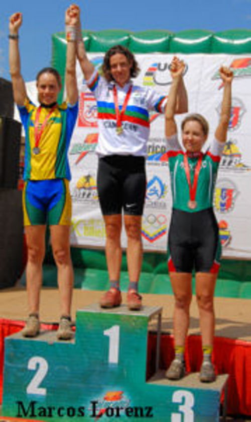 Podio da Elite Feminino no Pan-americano (Venezuela) (foto: Marcos Lorenz)