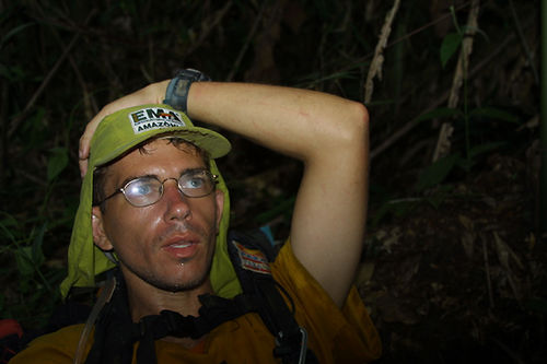 Tom Papp desidratado na trilha na selva (foto: Gustavo Mansur)