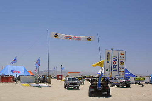 Entrada do acampamento-base do Raid Atacama 2002 (foto: Gustavo Mansur)