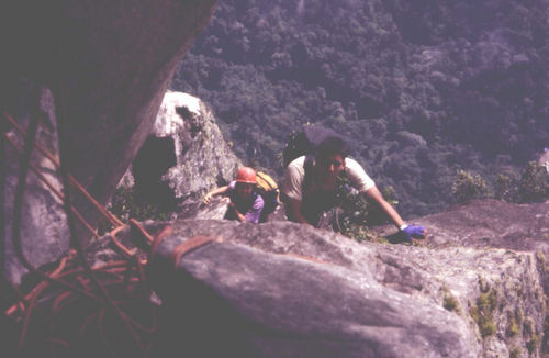 Escalada do Dedo de Deus  no Rio  estado onde Helena começou a escalar. (foto: Arquivo pessoal)