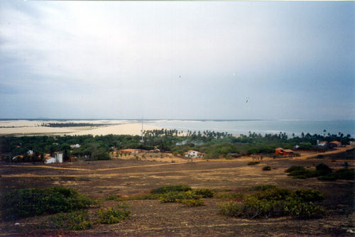 Vista do vilarejo entre as dunas. (foto: Camila Christianini)