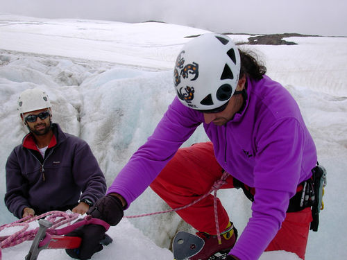 Alpinistas do filme em prática no gelo em montanha de Bariloche. (foto: Arquivo Extremo Sul)